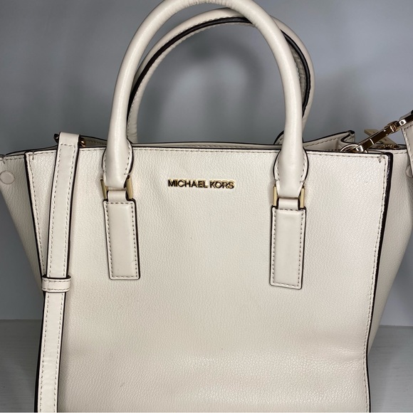 Michael Kors shoulder/ handbag - Picture 2 of 11